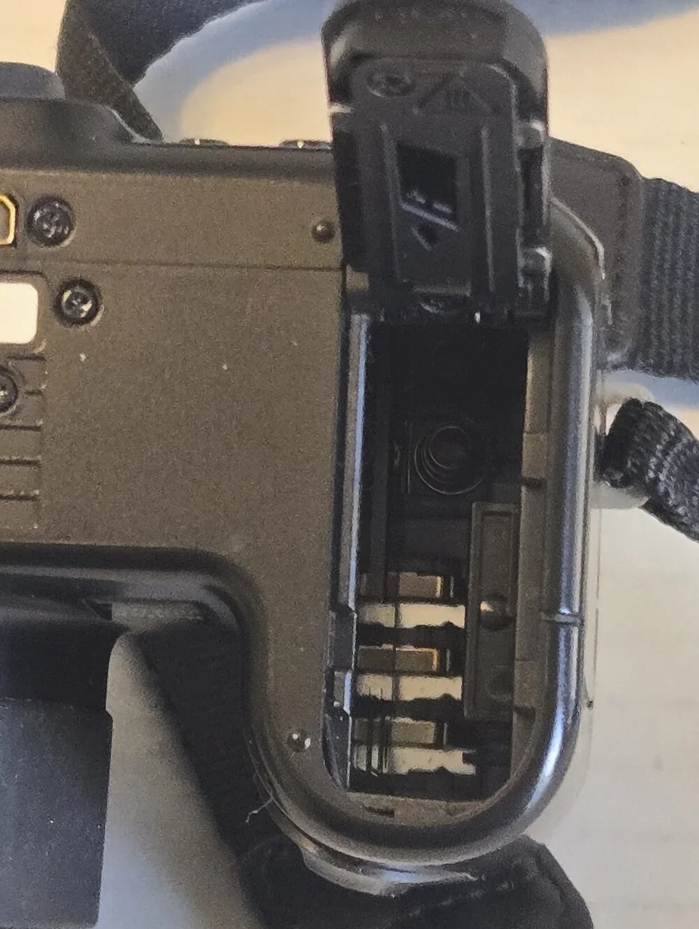 Kodak EasyShare P712 Black 7.1MP Digital Camera w/2 Batteries & Charger *TESTED*